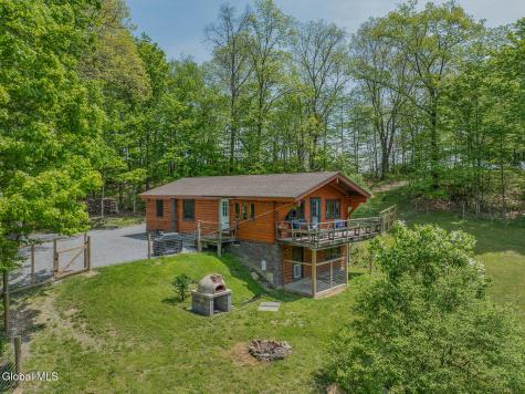 130 Mcmillan Road Cambridge NY 12816