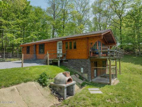 130 Mcmillan Road Cambridge NY 12816