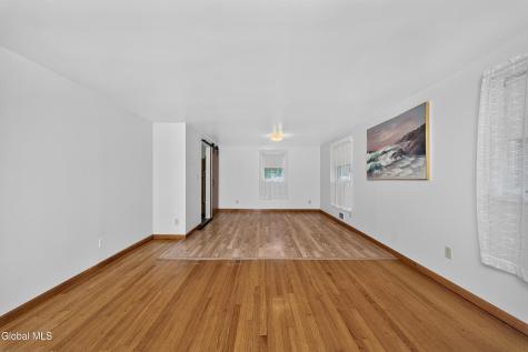 19 Stephen Road Schenectady NY 12302