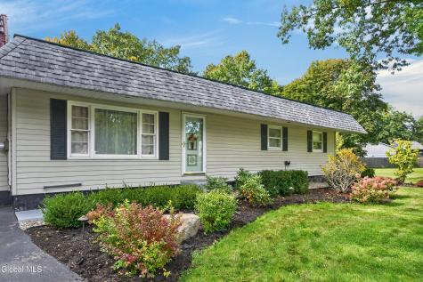 19 Stephen Road Schenectady NY 12302