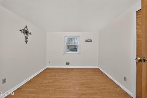 19 Stephen Road Schenectady NY 12302