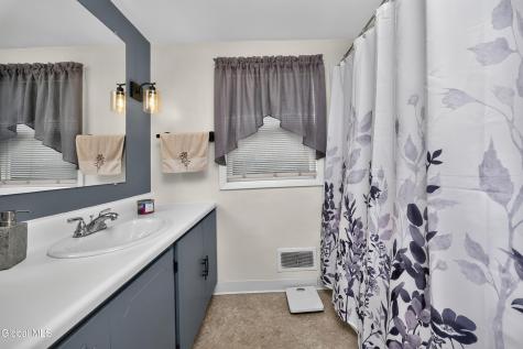 19 Stephen Road Schenectady NY 12302