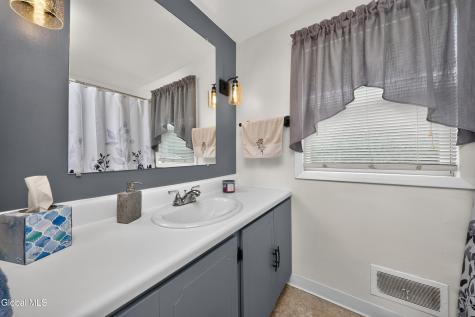 19 Stephen Road Schenectady NY 12302