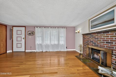 19 Stephen Road Schenectady NY 12302