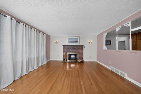 19 Stephen Road Schenectady NY 12302