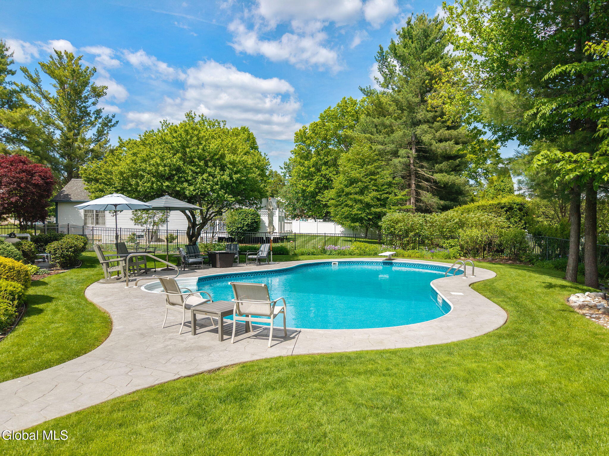 819 Via Marchella Schenectady NY 12303