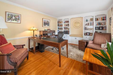 819 Via Marchella Schenectady NY 12303