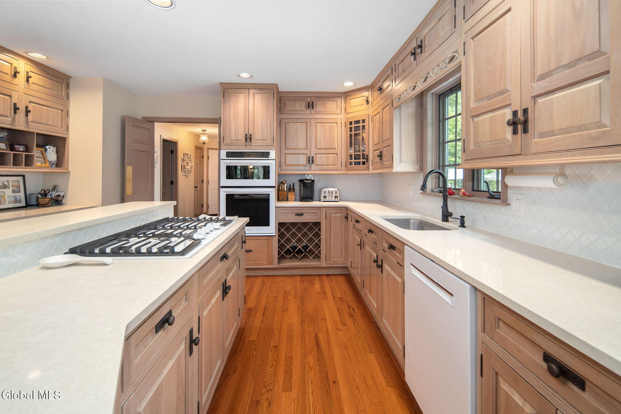 819 Via Marchella Schenectady NY 12303