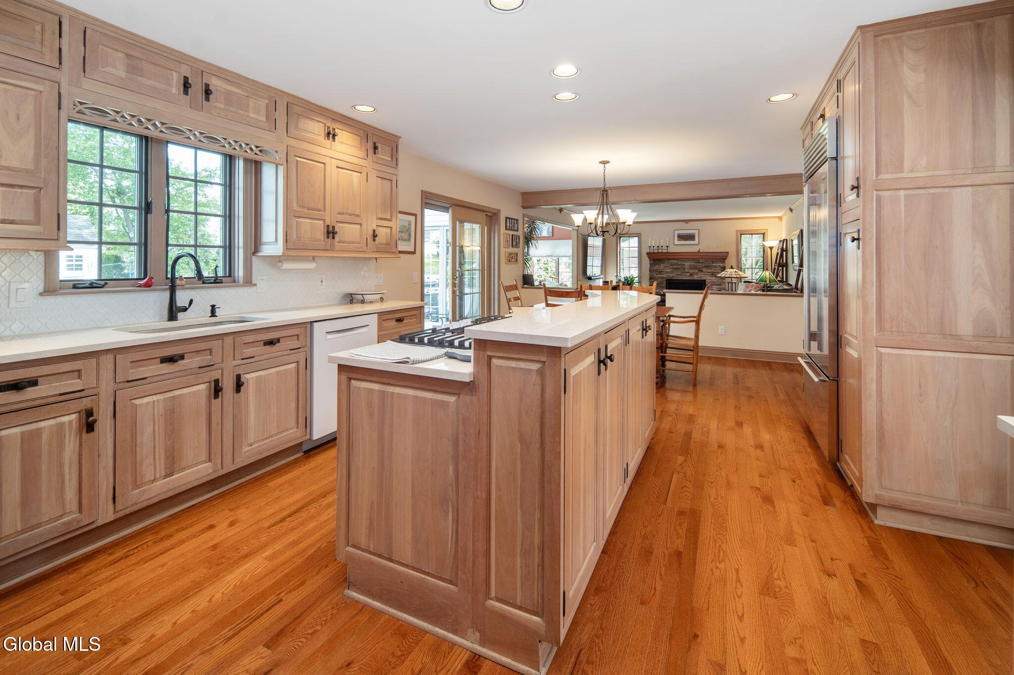 819 Via Marchella Schenectady NY 12303