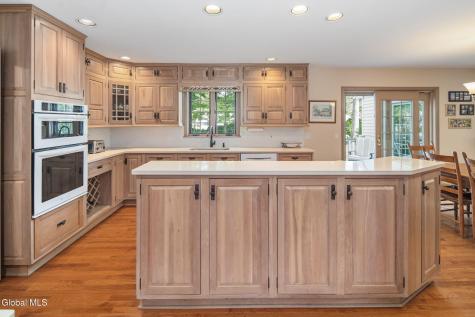 819 Via Marchella Schenectady NY 12303