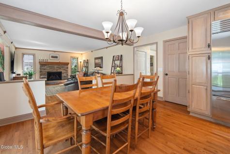 819 Via Marchella Schenectady NY 12303