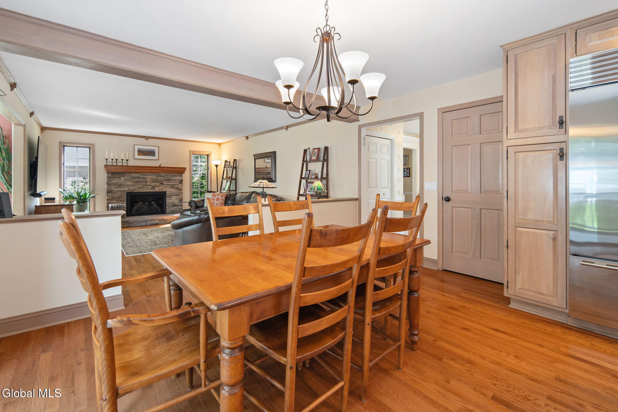 819 Via Marchella Schenectady NY 12303