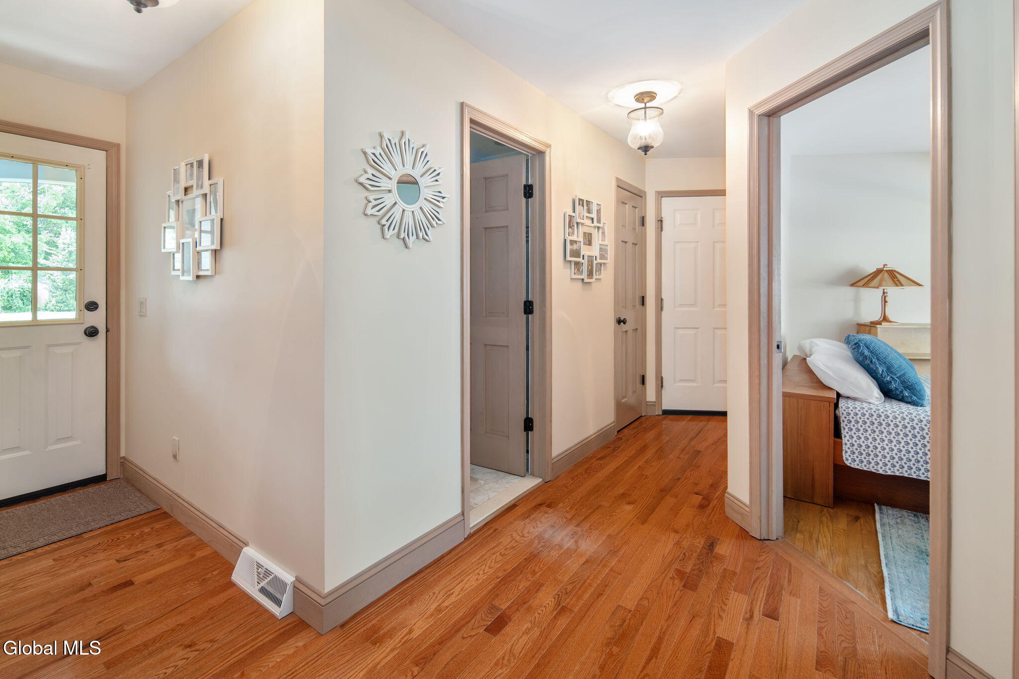 819 Via Marchella Schenectady NY 12303