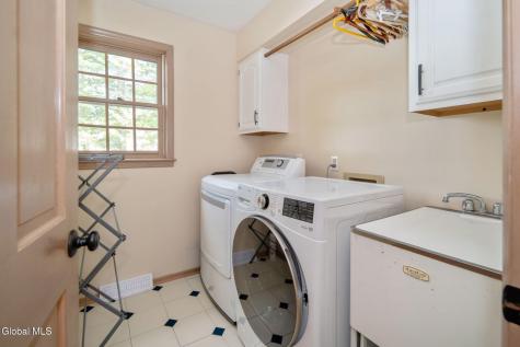 819 Via Marchella Schenectady NY 12303