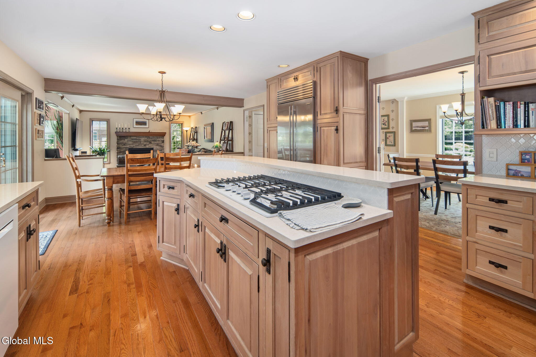 819 Via Marchella Schenectady NY 12303