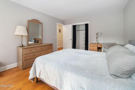 819 Via Marchella Schenectady NY 12303