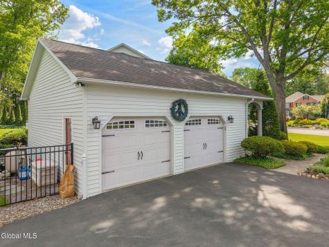 819 Via Marchella Schenectady NY 12303