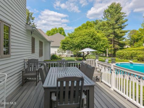 819 Via Marchella Schenectady NY 12303