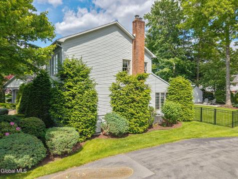 819 Via Marchella Schenectady NY 12303