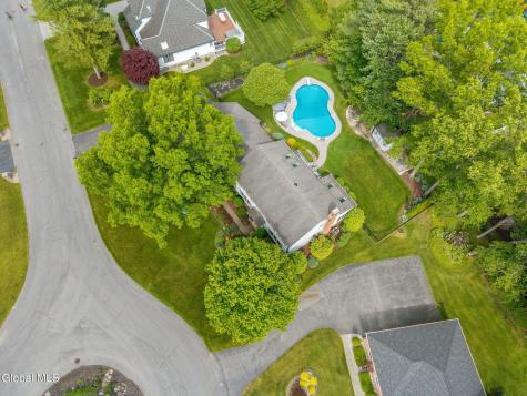 819 Via Marchella Schenectady NY 12303