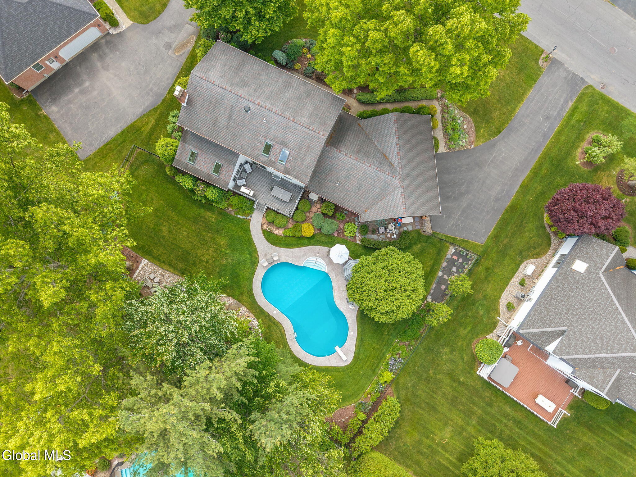 819 Via Marchella Schenectady NY 12303