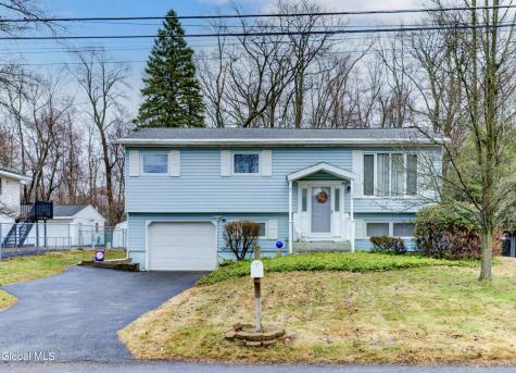 102 Rapple Drive Colonie NY 12205