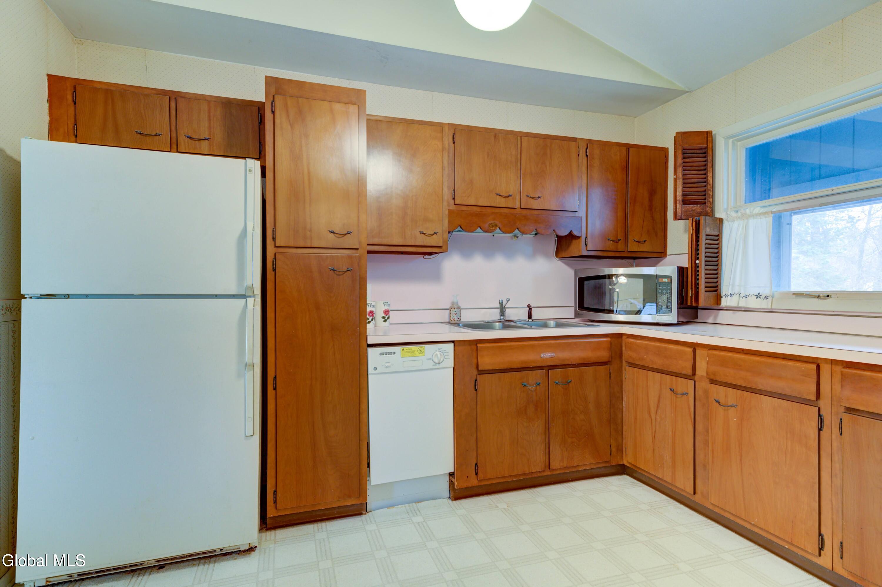 102 Rapple Drive Colonie NY 12205