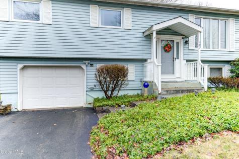 102 Rapple Drive Colonie NY 12205