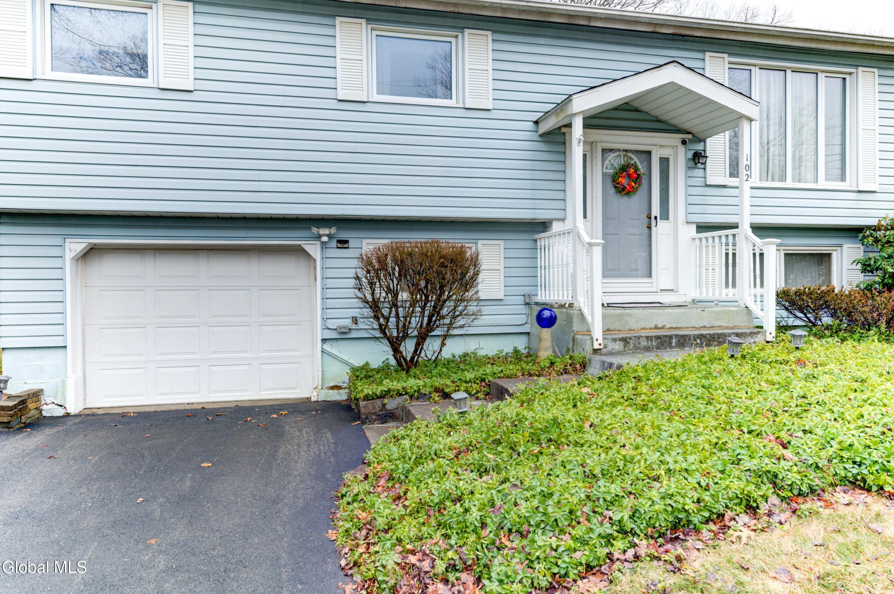 102 Rapple Drive Colonie NY 12205