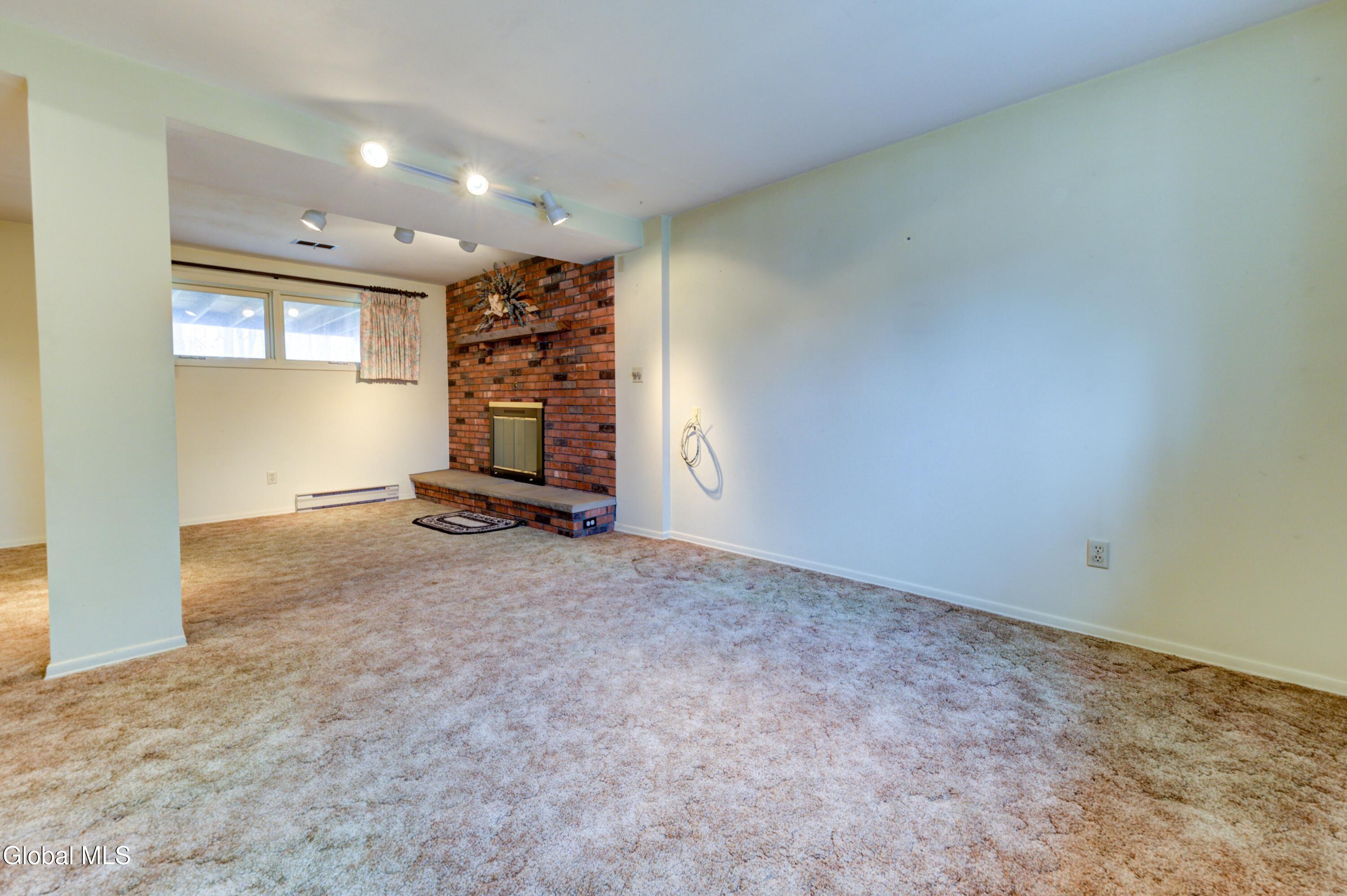 102 Rapple Drive Colonie NY 12205