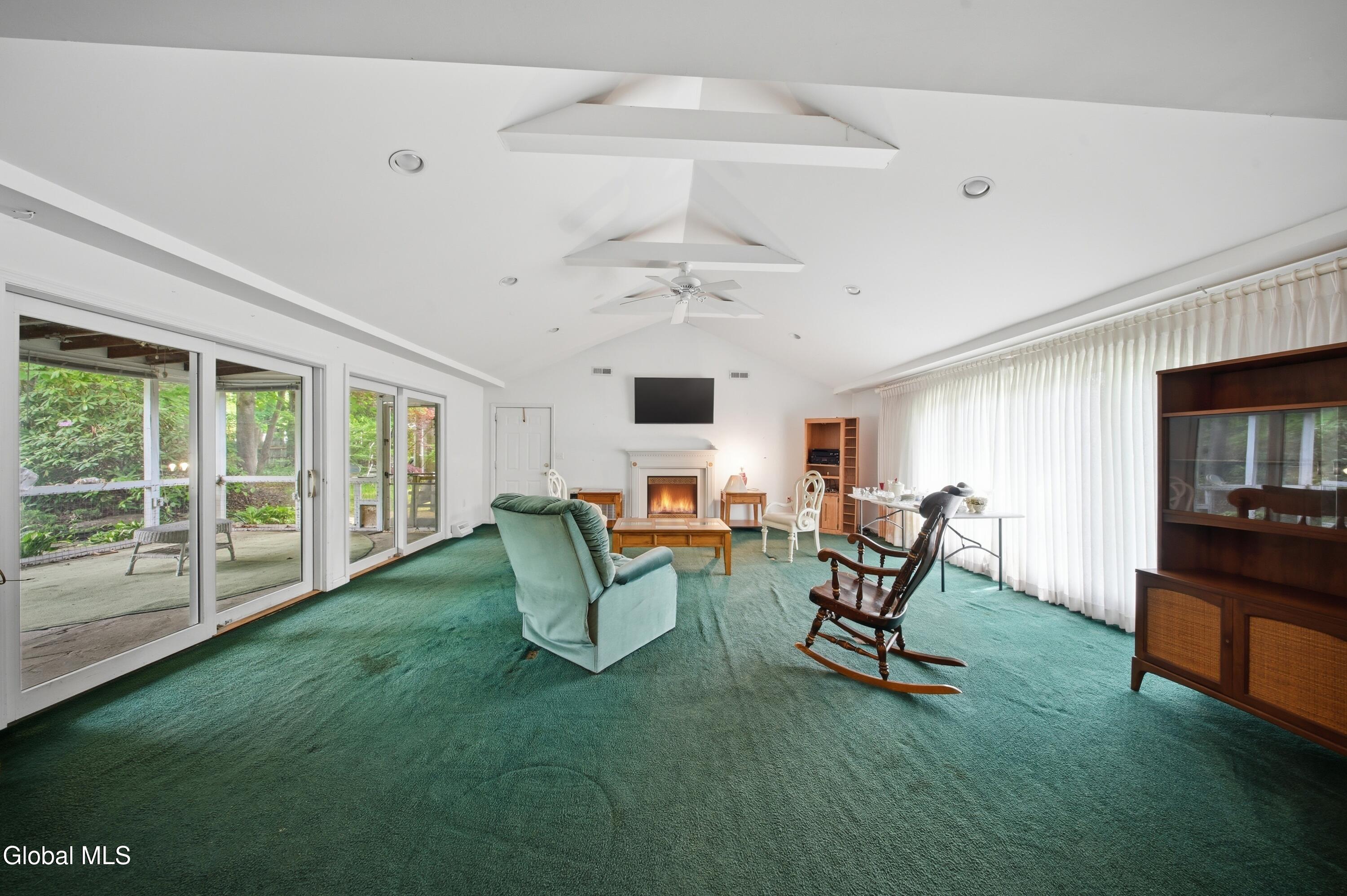 60 Thorndale Road Slingerlands NY 12159
