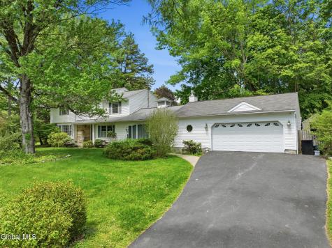 60 Thorndale Road Slingerlands NY 12159