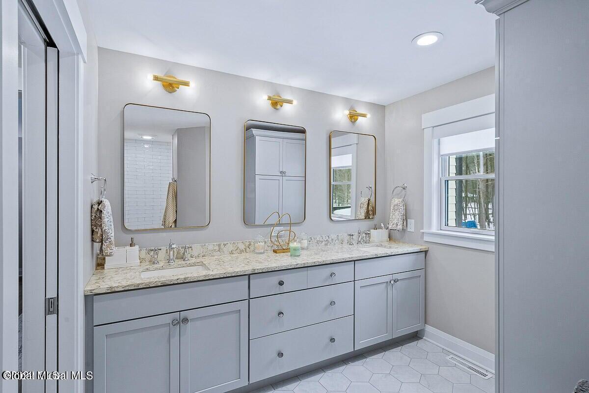 2 Cannon Royal Drive Saratoga Springs NY 12866