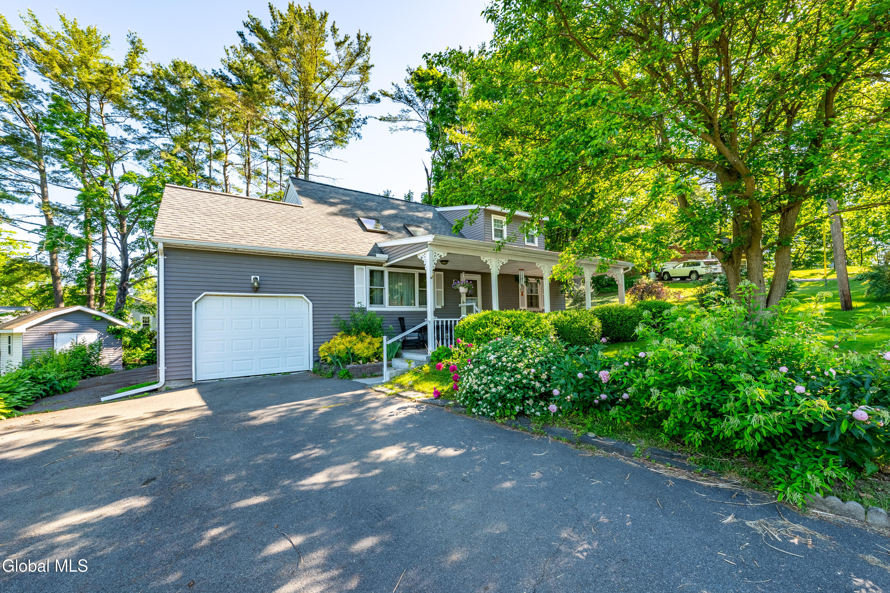 102 Marl Circle Ravena NY 12143