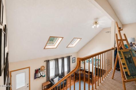 102 Marl Circle Ravena NY 12143