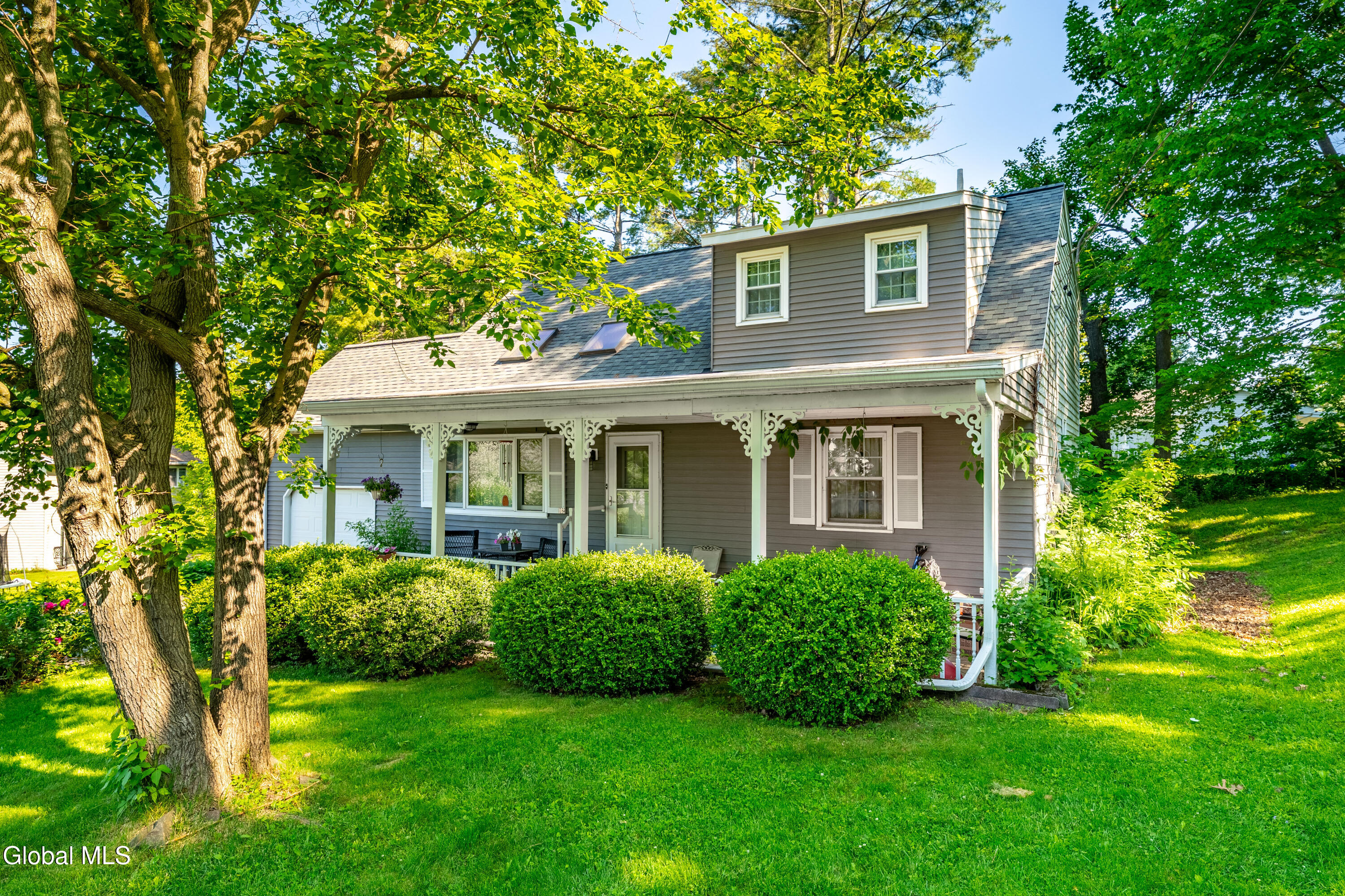 102 Marl Circle Ravena NY 12143
