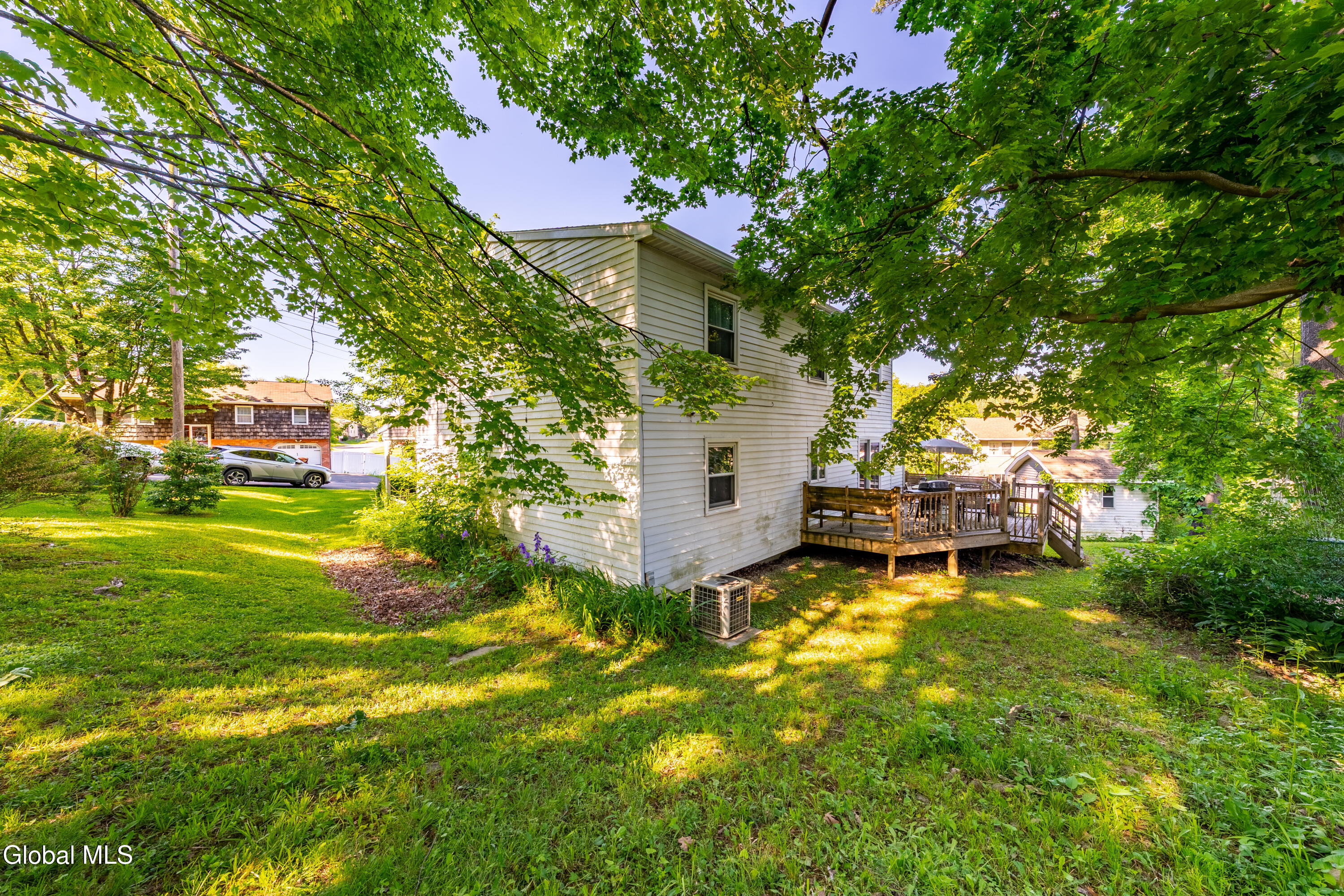102 Marl Circle Ravena NY 12143