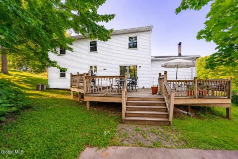 102 Marl Circle Ravena NY 12143