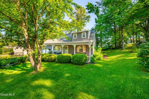 102 Marl Circle Ravena NY 12143
