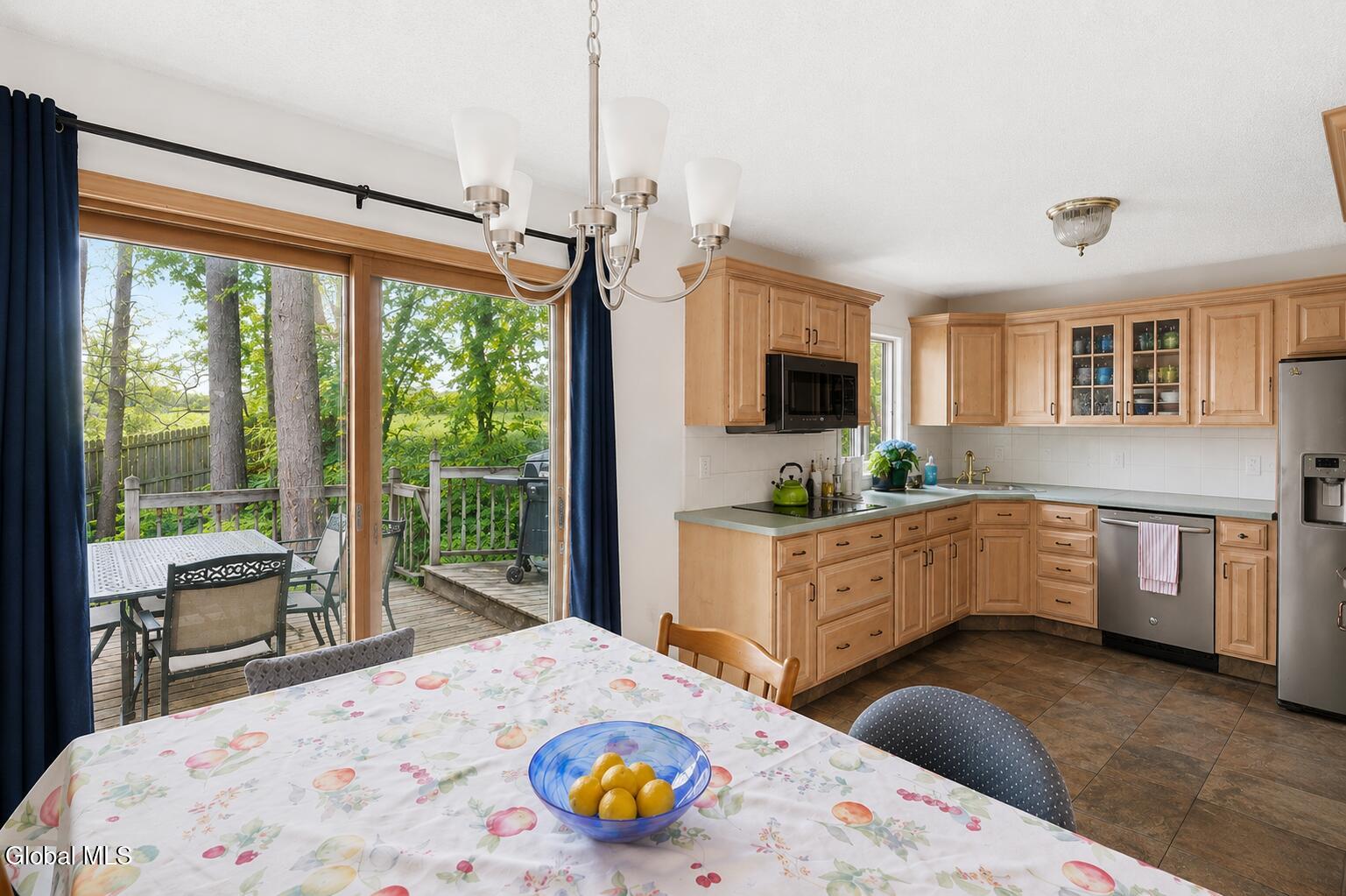 102 Marl Circle Ravena NY 12143
