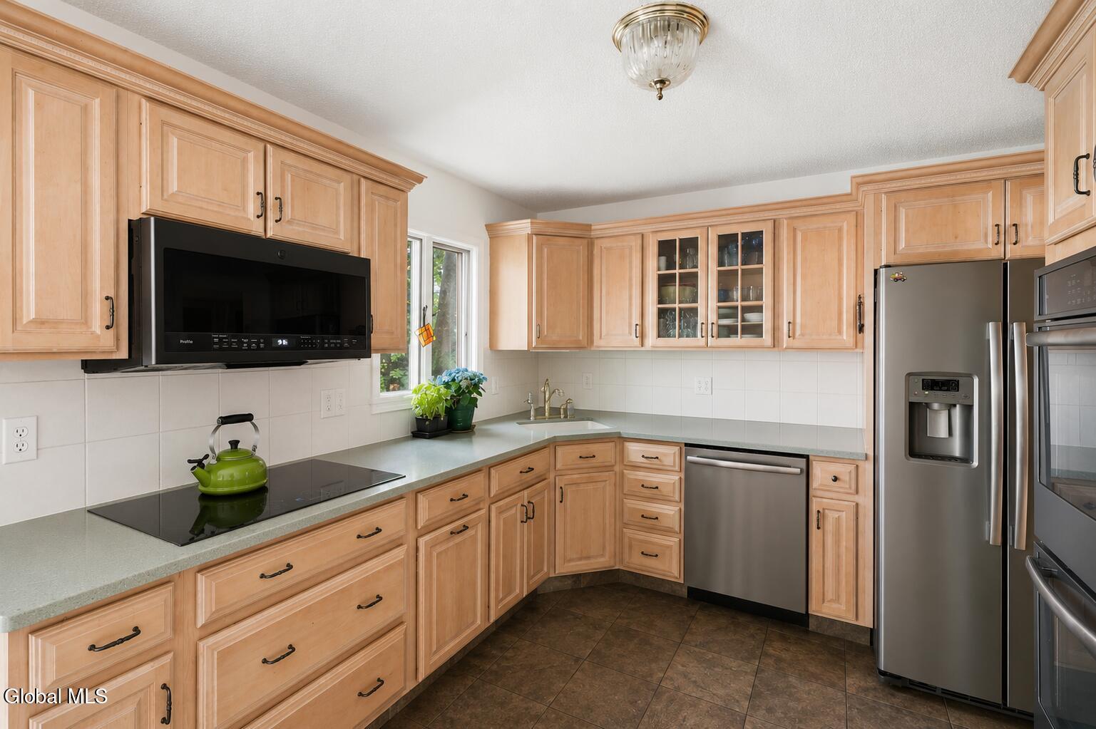 102 Marl Circle Ravena NY 12143