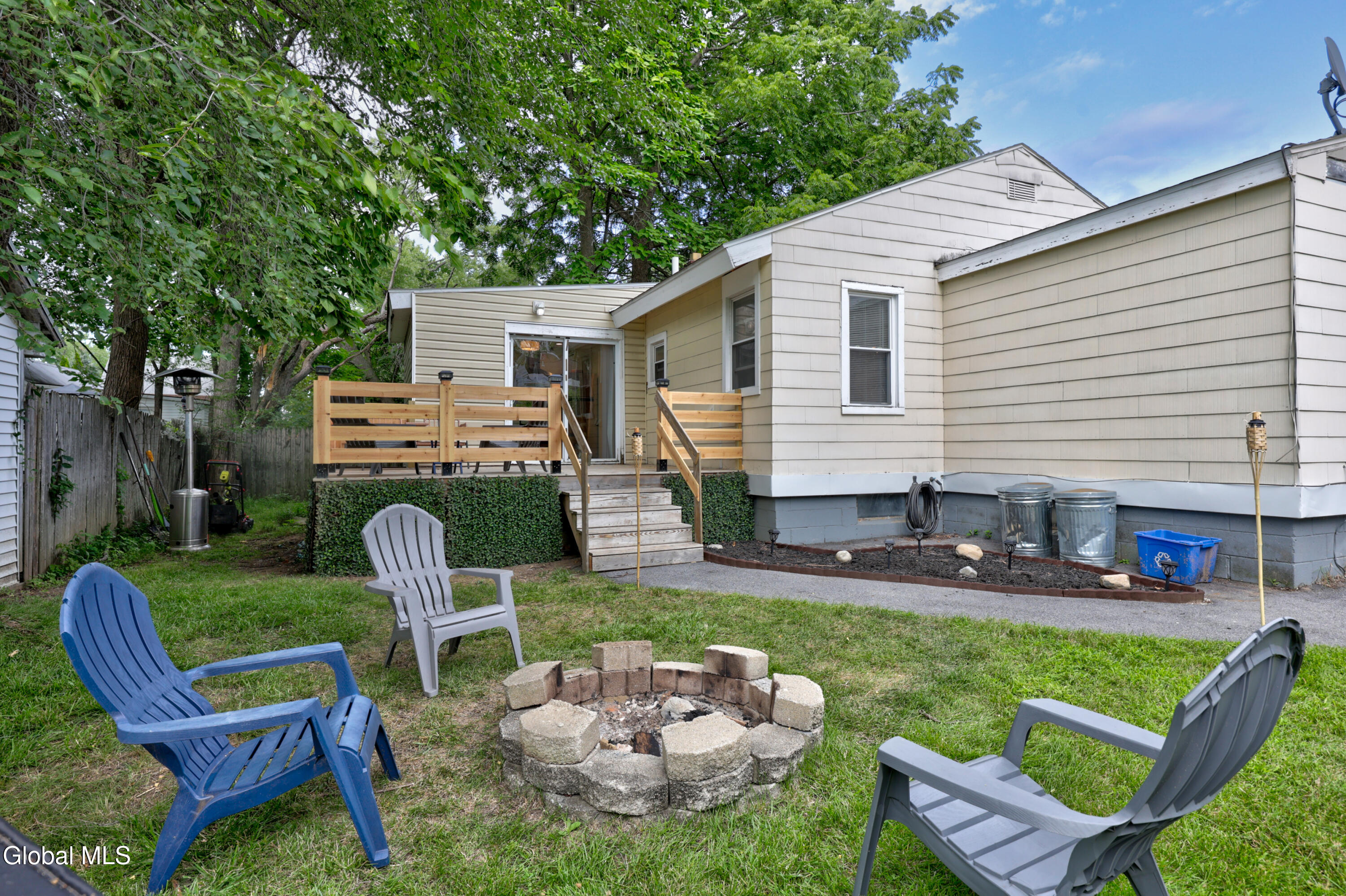 41 Hillcrest Avenue Schenectady NY 12304