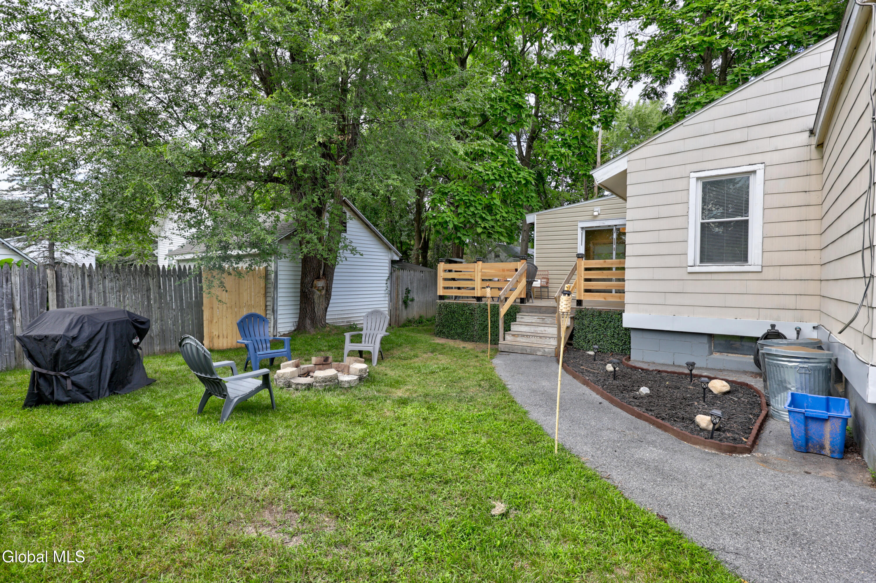 41 Hillcrest Avenue Schenectady NY 12304