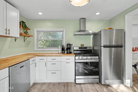 41 Hillcrest Avenue Schenectady NY 12304
