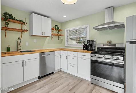 41 Hillcrest Avenue Schenectady NY 12304