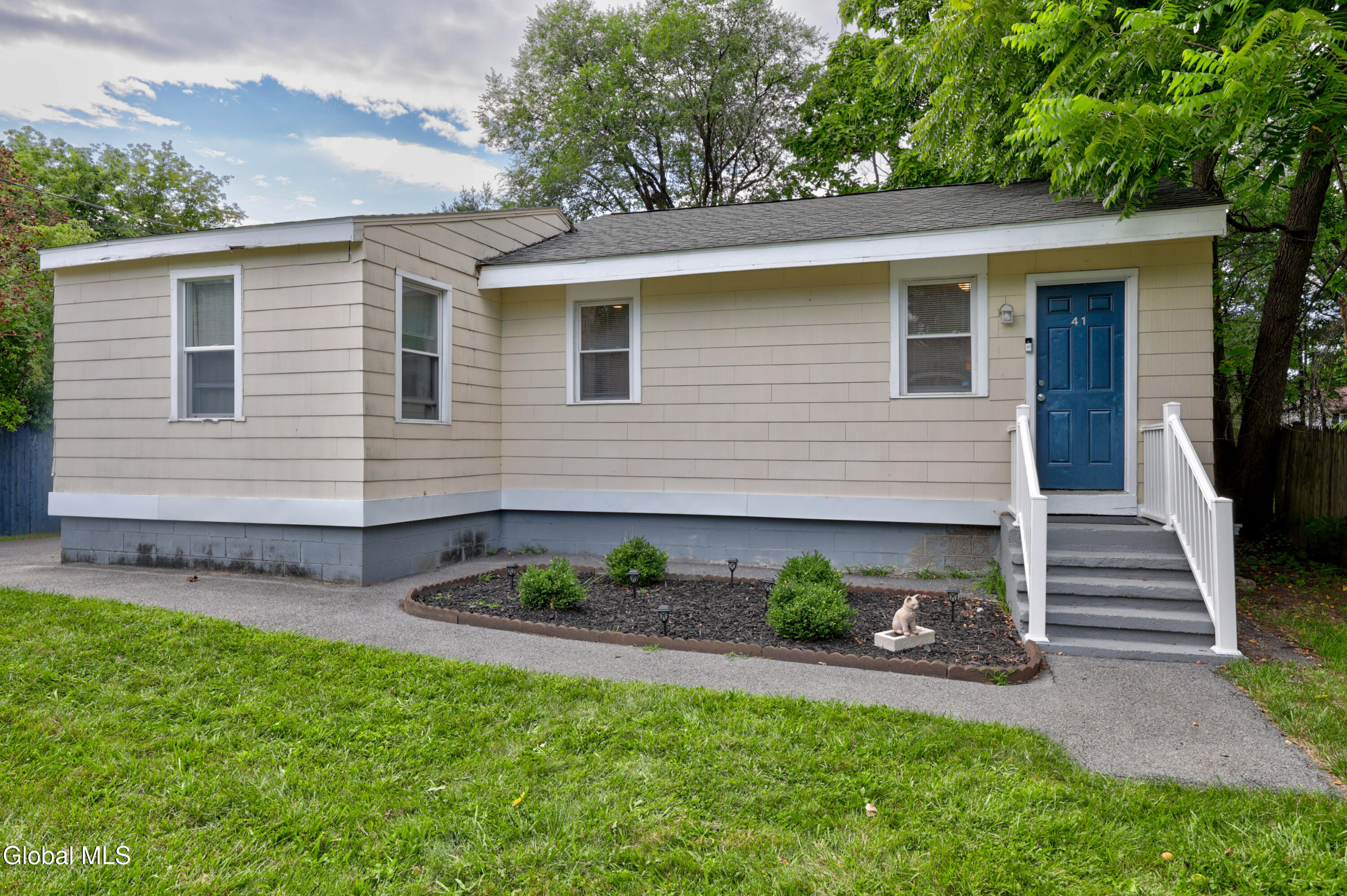 41 Hillcrest Avenue Schenectady NY 12304