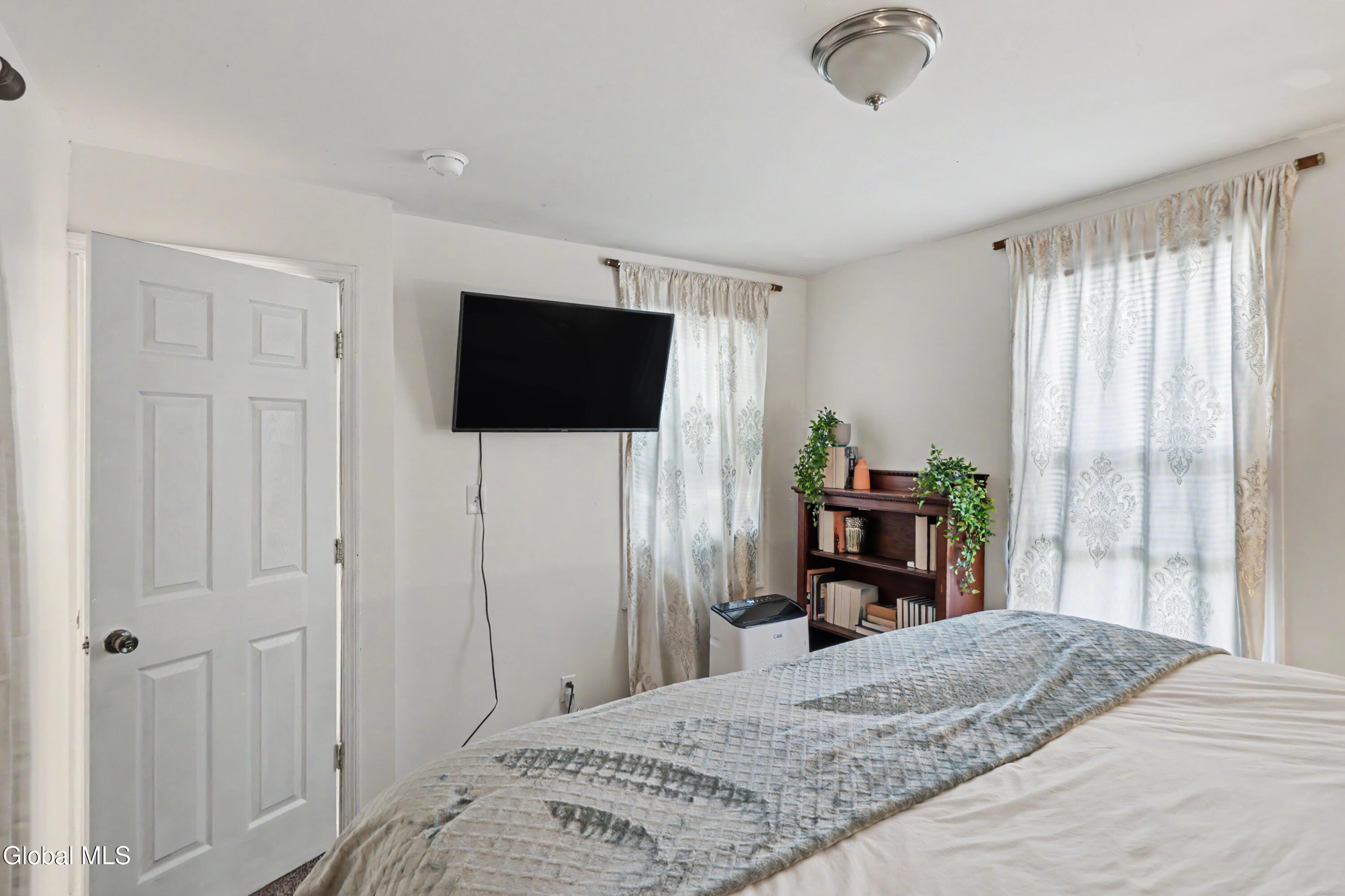 41 Hillcrest Avenue Schenectady NY 12304