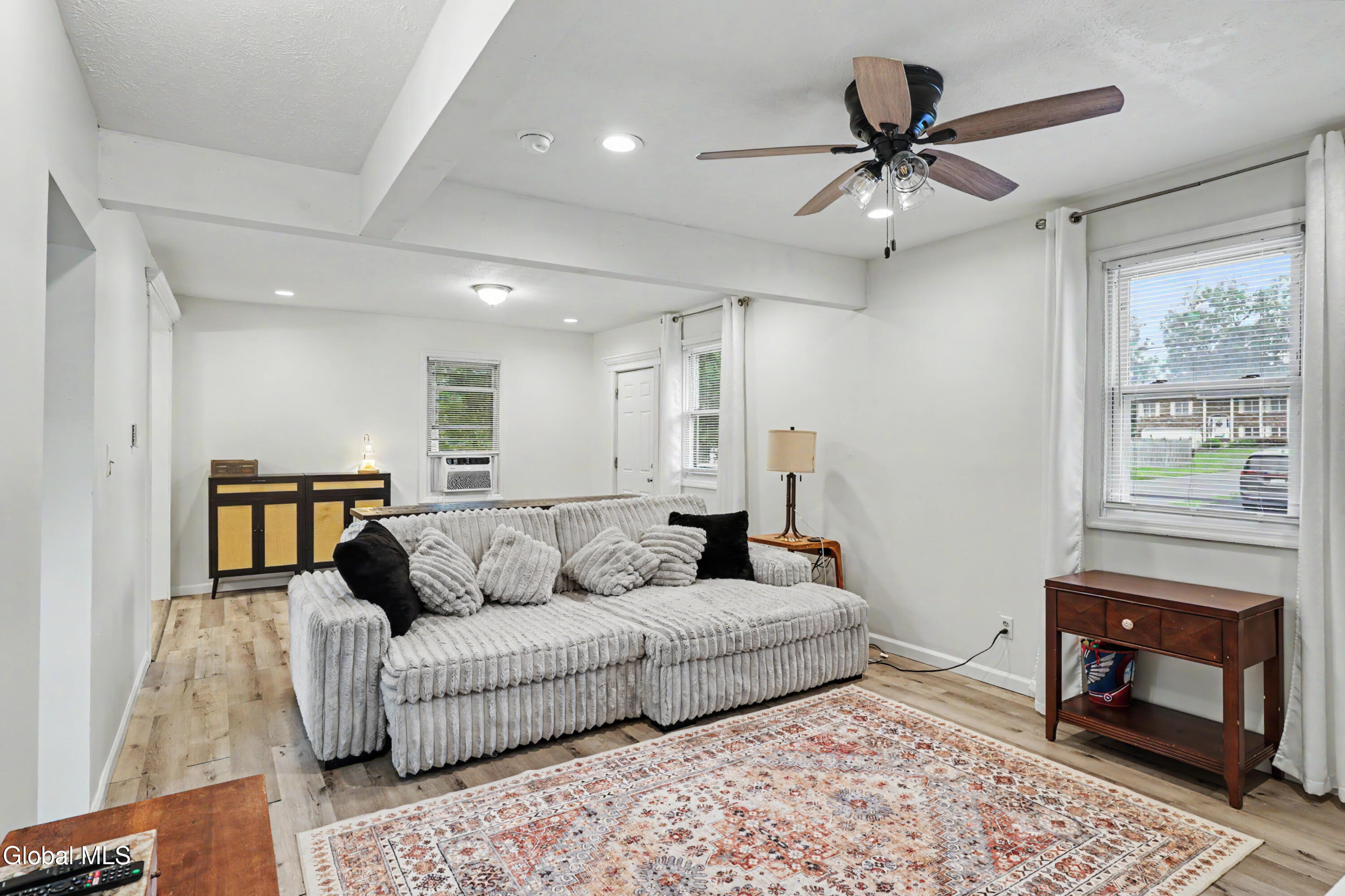 41 Hillcrest Avenue Schenectady NY 12304