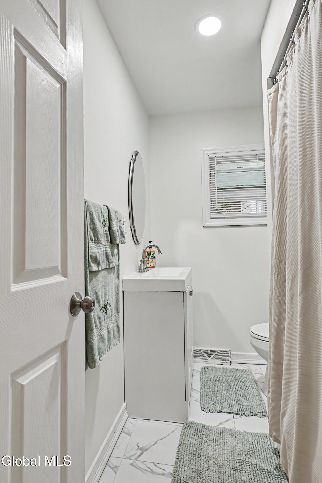 41 Hillcrest Avenue Schenectady NY 12304