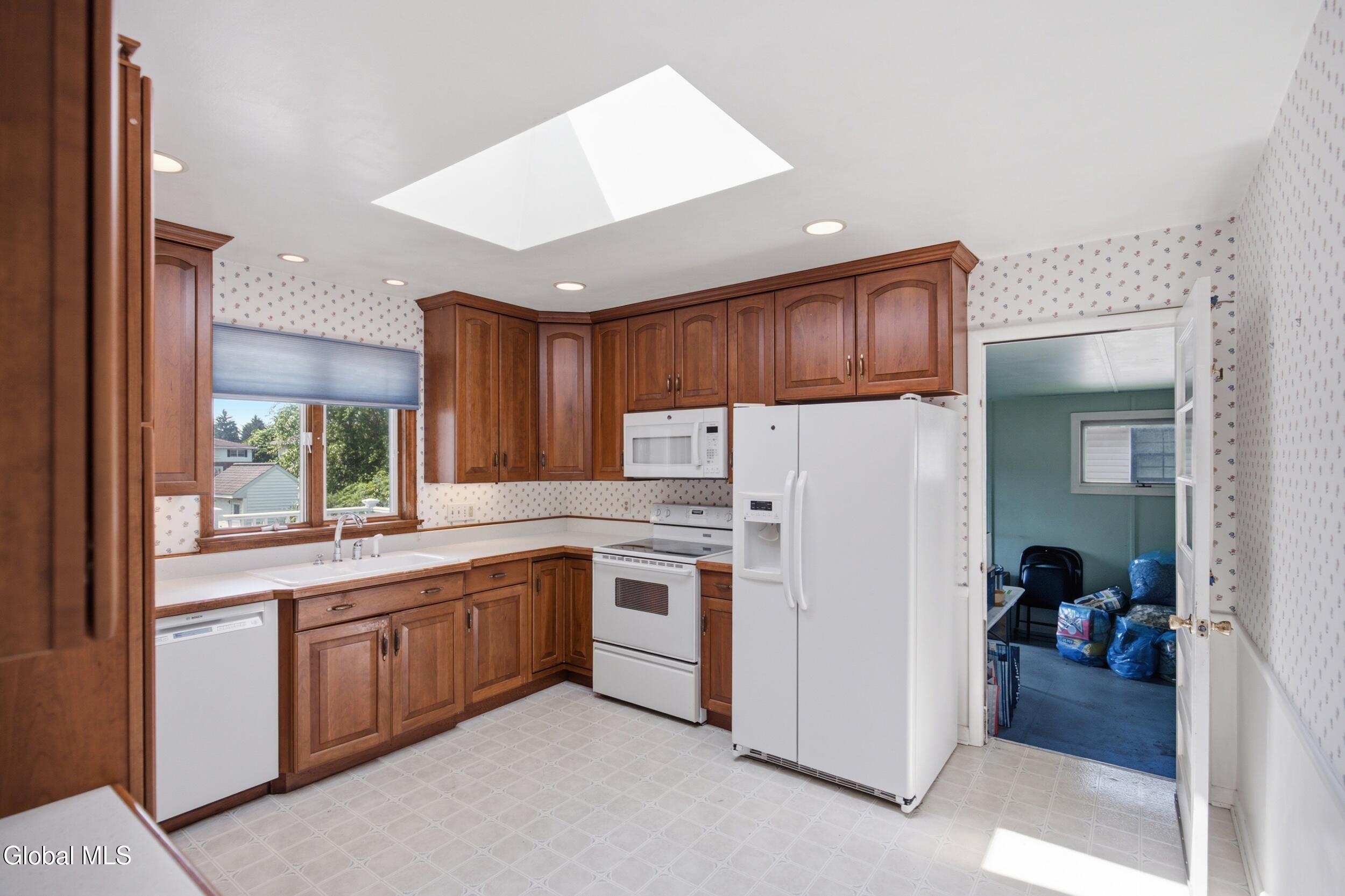 13 Marie Parkway Loudonville NY 12211